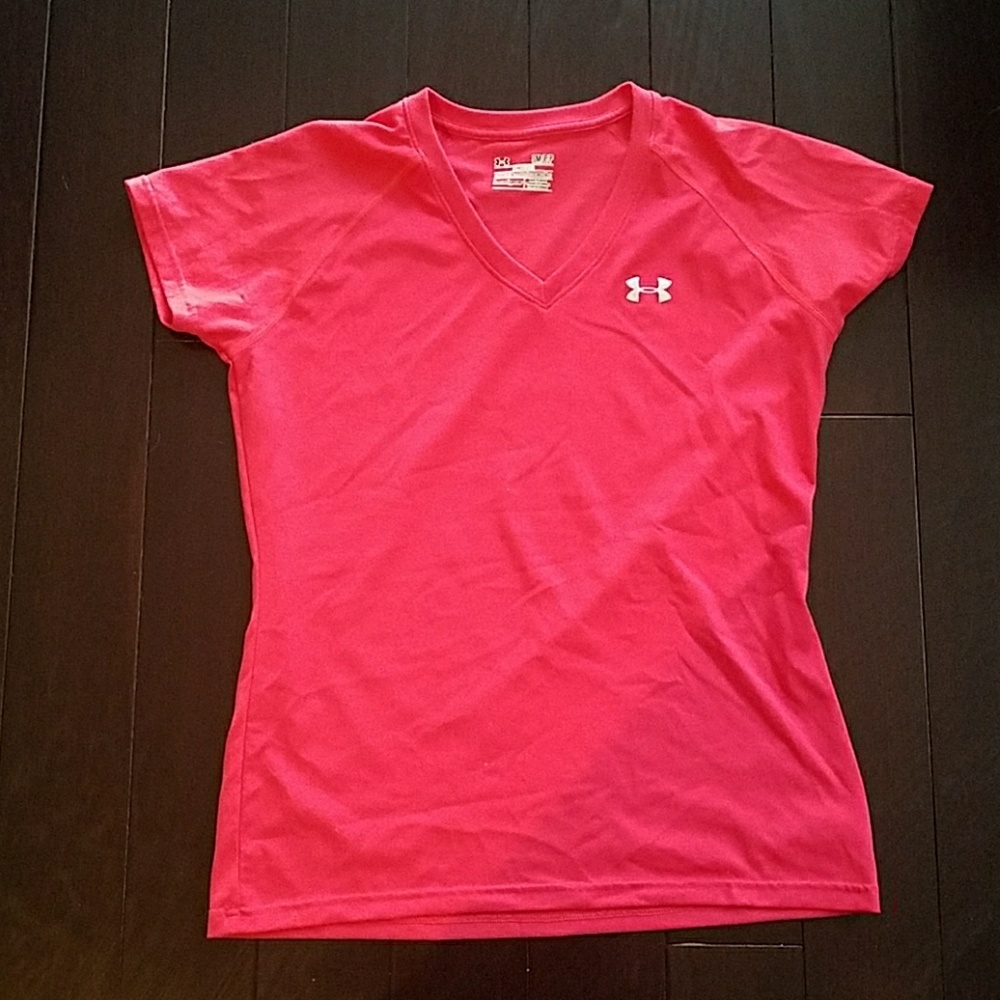 V-neck Under Armour Tee